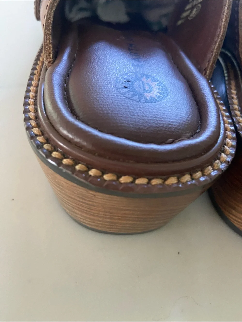 Earth Origins Men’s Tan Brown Leather Slip-On Clogs with Buckle